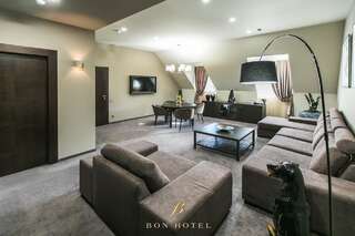 Отель Bon Hotel Днепр Представительский люкс-4